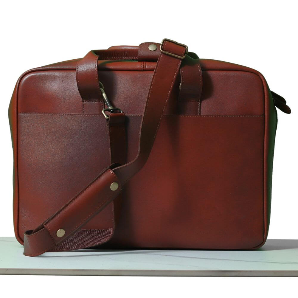 Melbourne Metro Leather Messenger bag with adjustable and removeable shoulder straps attached 